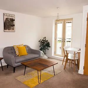 Impressive Urban Townhouse - Centre Leeds (West Yorkshire)
